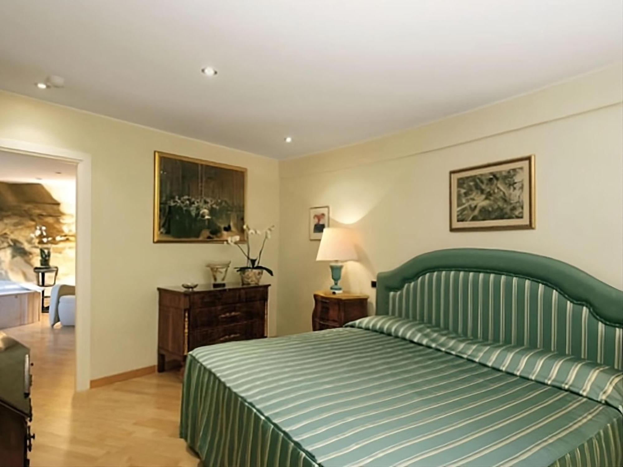 Grand Hotel Del Mare Resort & Spa บอร์ดิเกรา ภายนอก รูปภาพ